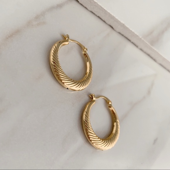 SoldOut11thStreet - Picture 3 of 5